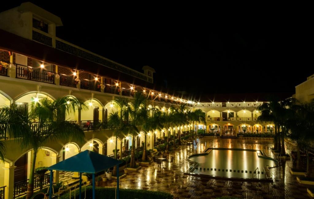 Kumararraja Palace Йелагери Экстерьер фото
